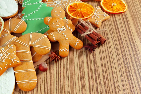 Galletas Navidad Sobre Fondo Madera —  Fotos de Stock