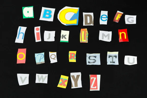 블랙에 다채로운 알파벳 — 스톡 사진