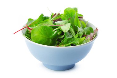 İzole üzerinde beyaz arka plan kase yeşil yaprakları