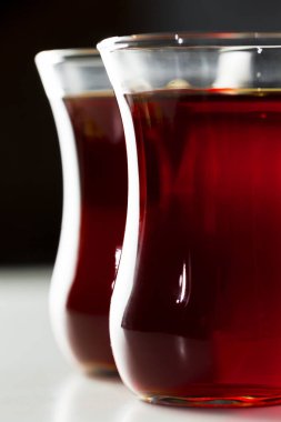 Geleneksel Türk çayı kapa