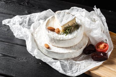 peynir masaya yakın çekim 