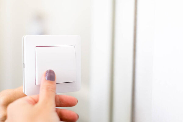 Ручной выключатель
