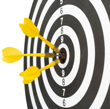 renkli dart ile dart tahtası