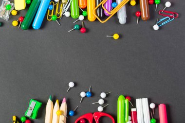 Renkli Kırtasiye, okul kavramı başa