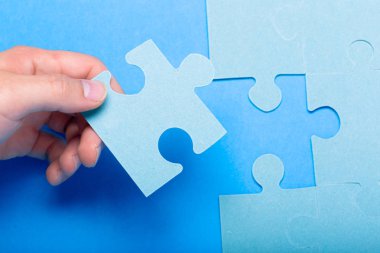 Puzzle parçaları ile metin için boş yer 