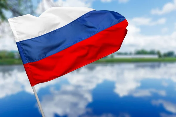 Крупним Планом Прапор Росії Проти Синього Неба — стокове фото