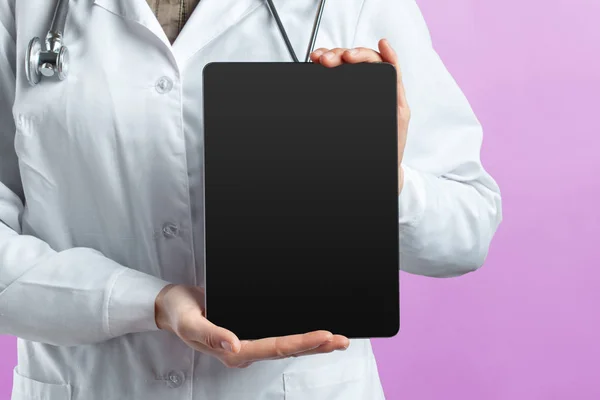 Tablet Computador Nas Mãos Médico — Fotografia de Stock