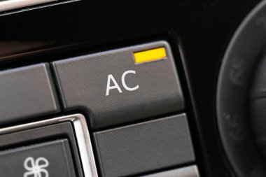İklim kontrol ünitesi yeni arabada