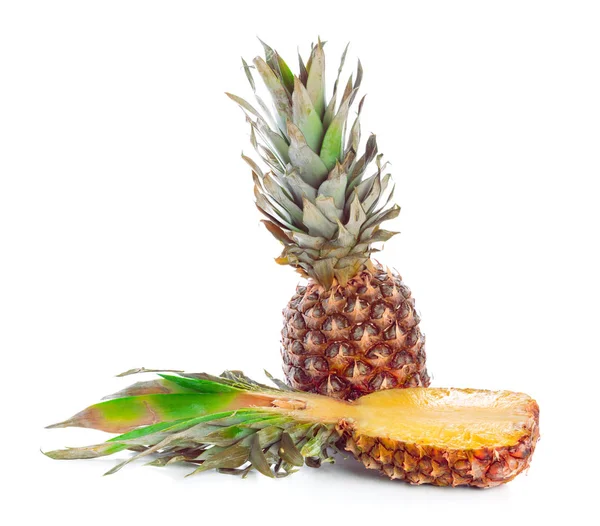 Zbliżenie Cietę Ananas Białym Tle — Zdjęcie stockowe