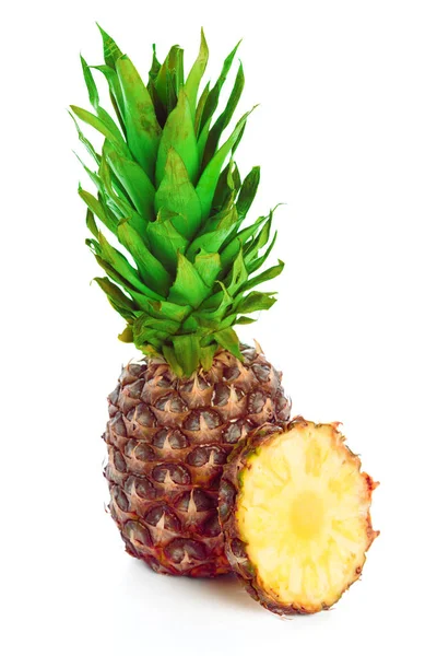 Zbliżenie Cietę Ananas Białym Tle — Zdjęcie stockowe