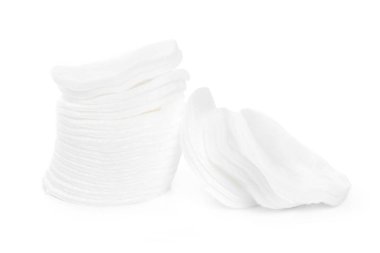 Beyaz arka plan üzerinde izole pamuk süngerler