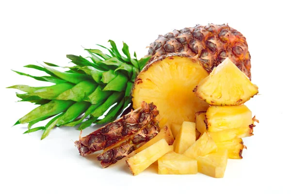 Zbliżenie Cietę Ananas Białym Tle — Zdjęcie stockowe