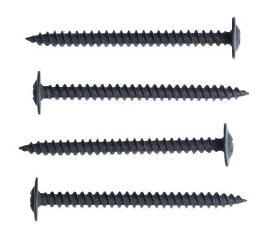 Beyaz arka plan üzerinde izole vidalar yakın çekim 