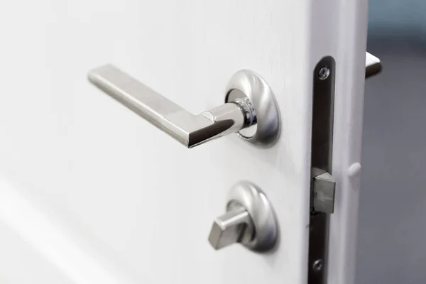 Detail Metallic Knob White Door Horizontal — Stock Photo, Image