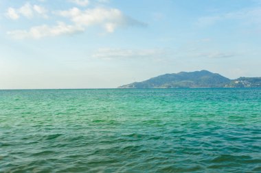 Boş tropikal kumlu plaj görünümünü