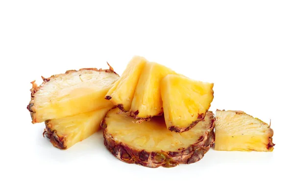 Gesneden Ananas Geïsoleerd Witte Achtergrond — Stockfoto