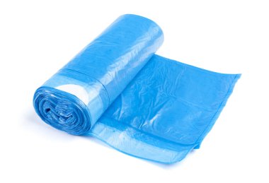 Beyaz arkaplanda izole edilmiş plastik çöp torbaları