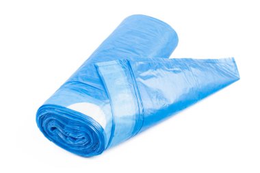 Beyaz arkaplanda izole edilmiş plastik çöp torbaları