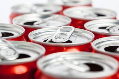 Boş geri dönüşüm kutu yakın çekim