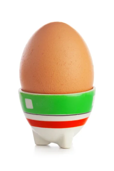 白い背景の上の卵のクローズ アップ — ストック写真