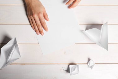 Origami kağıt tekne handcrafting işlemi