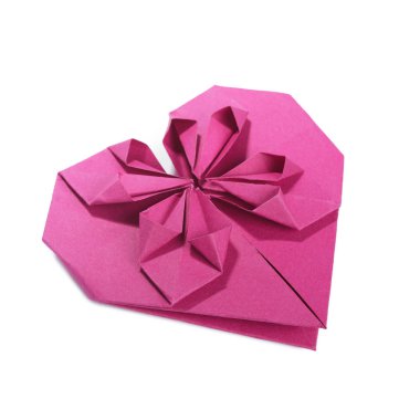 Origami kalp. Sevgililer Günü'nün simgesi