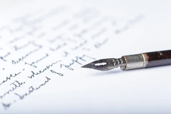 Pluma Estilográfica Una Carta Manuscrita Antigua — Foto de Stock