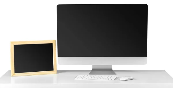 Computer Monitor Black Screen Keyboard White Table Education Business Concept — Stock Photo, Image