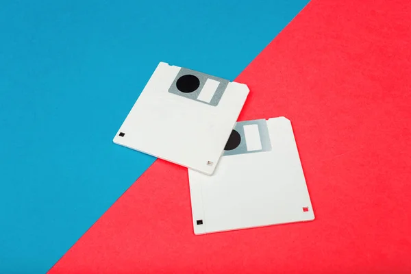 Disketler Renkli Arka Plan Üzerinde Yakın Çekim — Stok fotoğraf