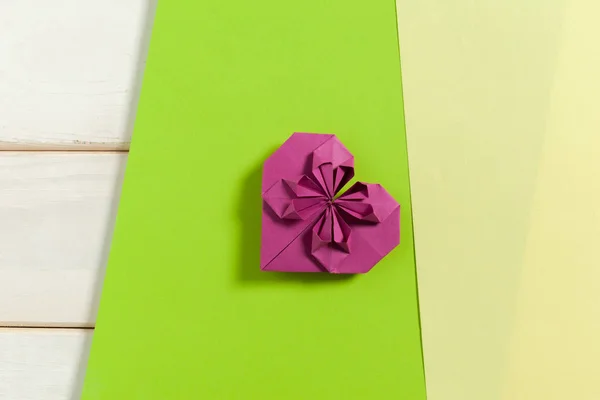 折纸心脏 情人节的象征 — 图库照片
