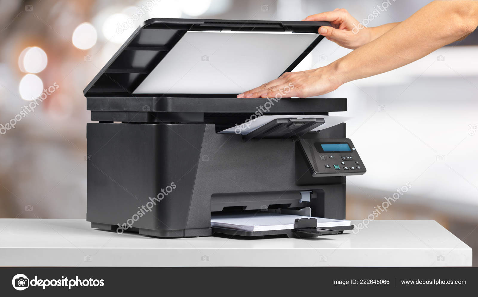 aanval Zeug Uluru Printer Copier Scanner Office Table Stock Photo by ©Fotofabrika 222645066