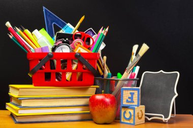 Eğitim ya da kavram okula geri.