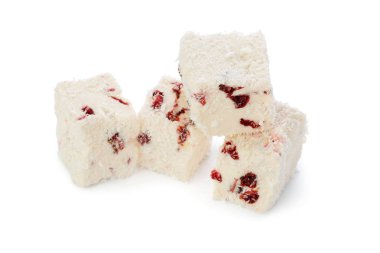 Türk lokumu beyaz arka plan üzerinde izole, yakın çekim 