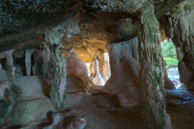 Büyük taşlar, doğal arka plan manzara.