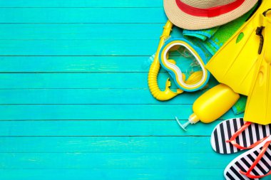 Plaj düz yatıyordu aksesuarları. Üstten görünüm