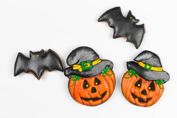Halloween Peperkoek Cookies Geïsoleerd Wit — Stockfoto
