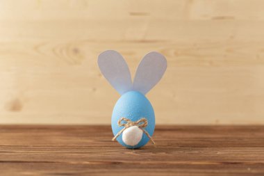 tavşan kulakları ile renkli yumurta Paskalya tatili arka plan 