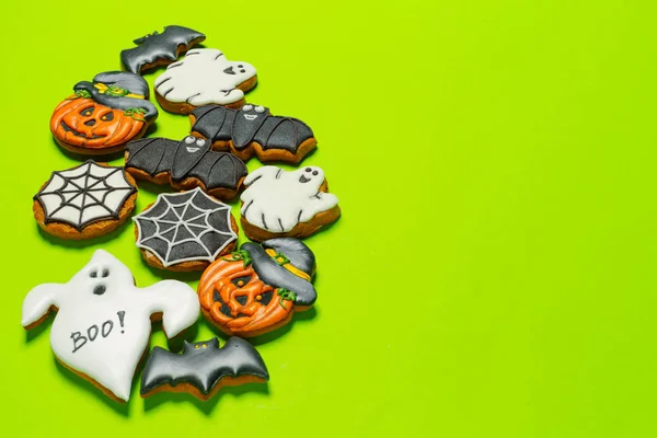 Halloween Konzept Mit Plätzchen Auf Buntem Hintergrund — Stockfoto