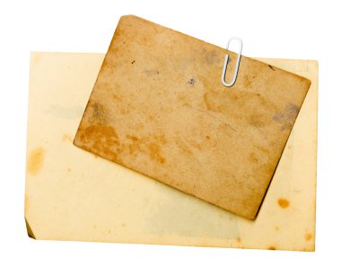 Eski kağıt beyaz arka plan üzerinde kapatın.