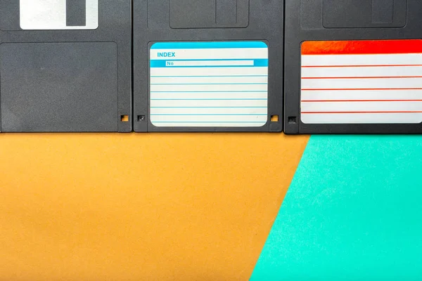 Close Dari Disk Floppy Komputer Latar Belakang Penuh Warna — Stok Foto