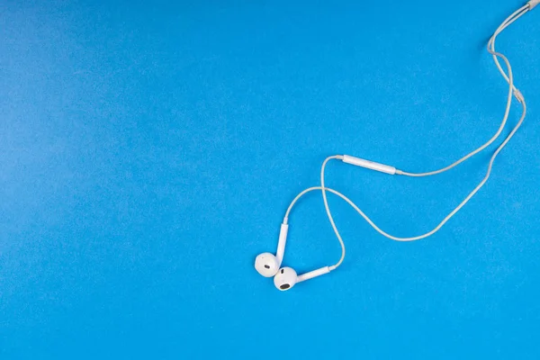 Top View White Earphones — Stock Photo, Image