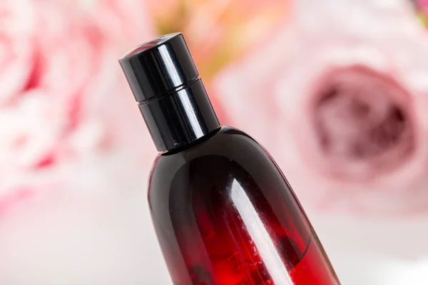 Frascos Perfume Con Flores — Foto de Stock