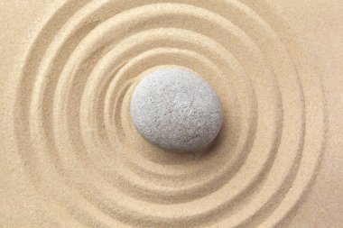 Zen bahçe taş ve kum ile yakın çekim