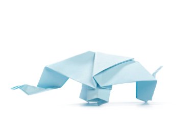 origami kağıt beyaz arka plan üzerinde izole yakın çekim
