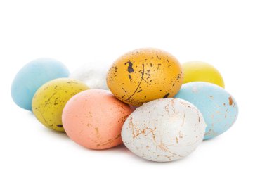 şık Boyalı Paskalya yumurta üzerinde izole beyaz arka plan, yakın çekim  