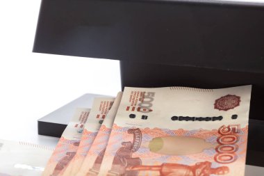 beyaz izole para denetleyicisi