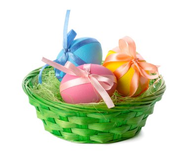 Paskalya yumurtaları beyazlar üzerinde izole