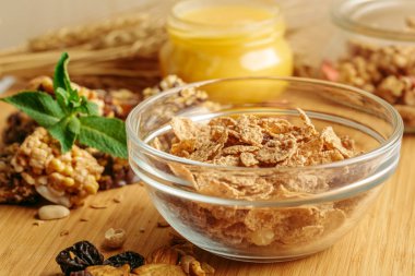 Sağlıklı, yakın masada kahvaltı