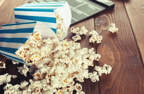 Nahaufnahme Von Filmklappbrett Popcorn — Stockfoto