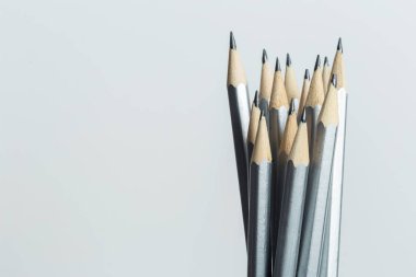 Basit kalemler yığın görünümü Kapat